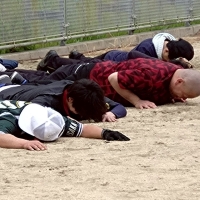 負けたチームは“土下寝”で延長戦を懇願！？<br />
本家リアル野球盤は土下座ですが、太平流は“土下寝”です（笑）